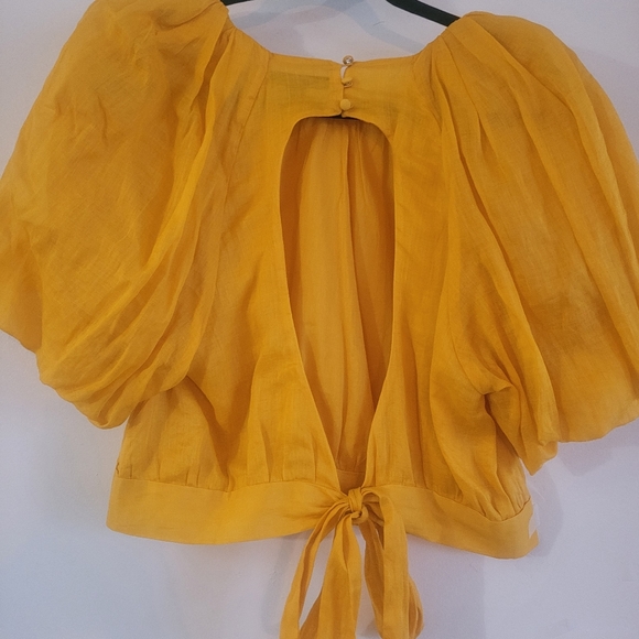 NWOT-Open Back Top - Picture 2 of 2